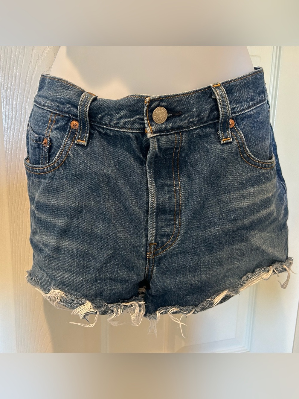 Levi’s 501 button fly cut off shorts, Sz 29
